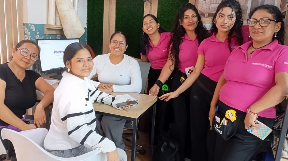 Capacitación del equipo ASPIRIA en tienda Panorama Hogar
